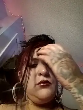 Snapshot of gypsyriot chatting on September 19, 3:24 pm gypsyriot online show from September 19, 3:24 pm