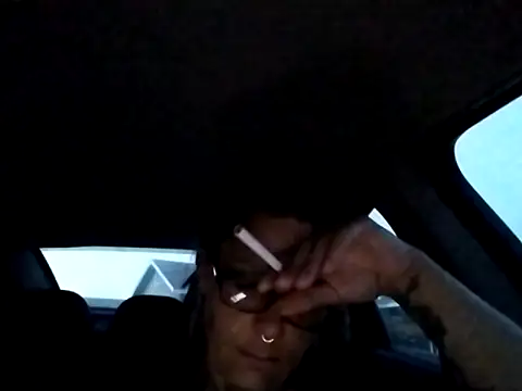 Snapshot of SparklesB1tch chatting on September 26, 2:04 am SparklesB1tch online show from September 26, 2:04 am