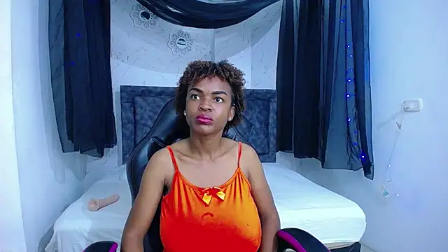 Snapshot of mia__thomson_ chatting on October 22, 12:38 pm mia  thomson  online show from October 22, 12:38 pm