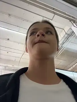 Snapshot of KittyQueeny chatting on September 25, 1:04 pm KittyQueeny online show from September 25, 1:04 pm