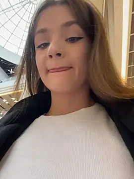 Snapshot of KittyQueeny chatting on October 22, 9:20 am KittyQueeny online show from October 22, 9:20 am