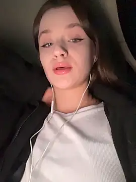 Snapshot of KittyQueeny chatting on October 28, 2:09 pm KittyQueeny online show from October 28, 2:09 pm