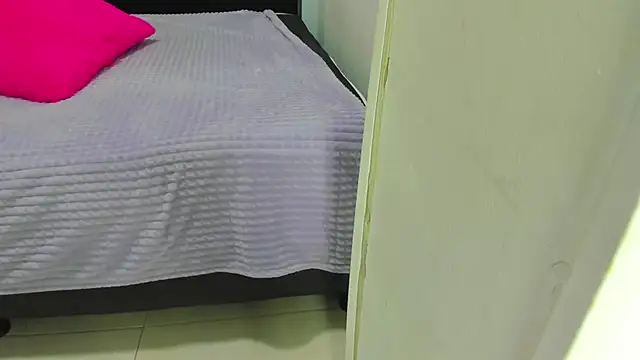 Snapshot of iisabella_noa chatting on October 2, 12:56 pm iisabella noa online show from October 2, 12:56 pm