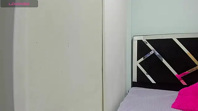 Snapshot of iisabella_noa chatting on October 21, 1:45 pm iisabella noa online show from October 21, 1:45 pm