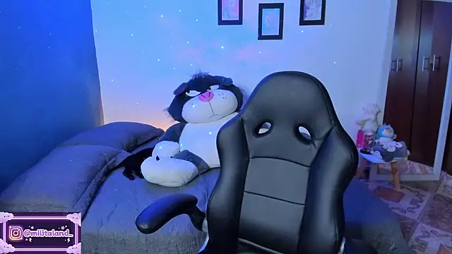 Snapshot of milita_houston chatting on October 30, 4:19 pm milita houston online show from October 30, 4:19 pm