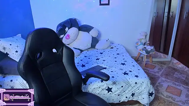 Snapshot of milita_houston chatting on November 5, 5:13 pm milita houston online show from November 5, 5:13 pm