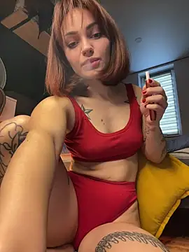 Snapshot of SaraLow chatting on January 15, 7:02 am SaraLow online show from January 15, 7:02 am