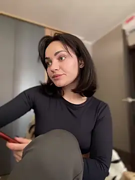 SaraLow online show from March 26, 12:33 pm