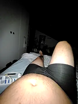 Snapshot of giova17cm chatting on October 27, 10:03 pm giova17cm online show from October 27, 10:03 pm