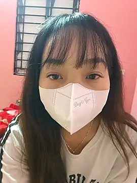 Snapshot of NguyenMyy chatting on December 21, 6:04 pm NguyenMyy online show from December 21, 6:04 pm