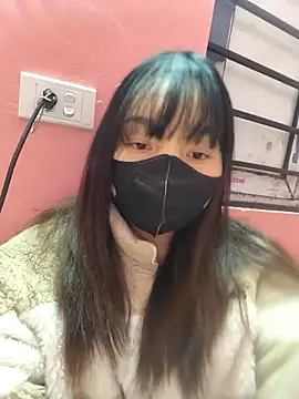 Snapshot of NguyenMyy chatting on January 16, 2:43 pm NguyenMyy online show from January 16, 2:43 pm