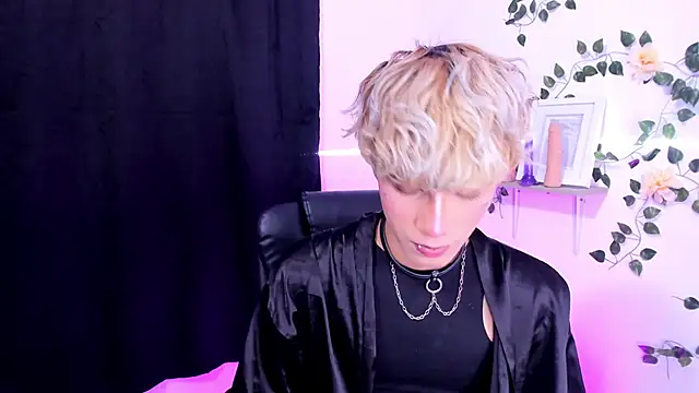 Cooperrosscute233 online show from September 25, 8:01 pm