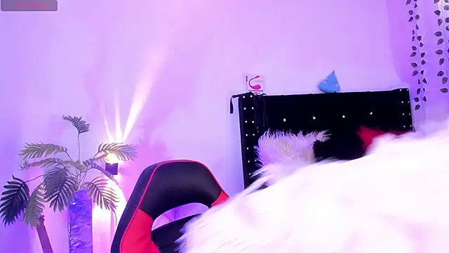 Cooperrosscute233 online show from February 12, 7:20 pm