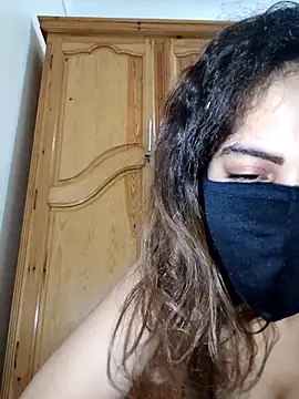 ghadiraa online show from December 5, 2:20 am