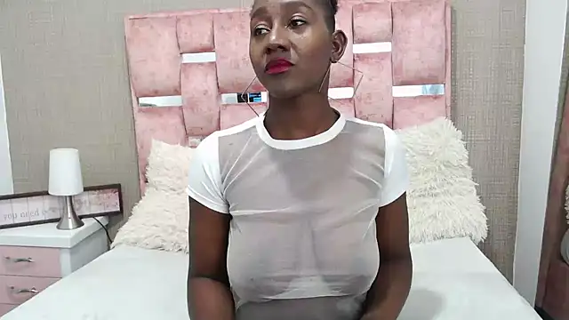 NahomyHawk online show from December 15, 9:08 pm