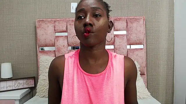 NahomyHawk online show from March 12, 11:38 am