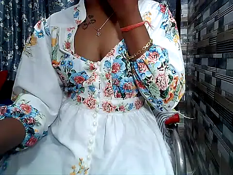 HOT AARVI11 online show from October 31, 4:08 pm