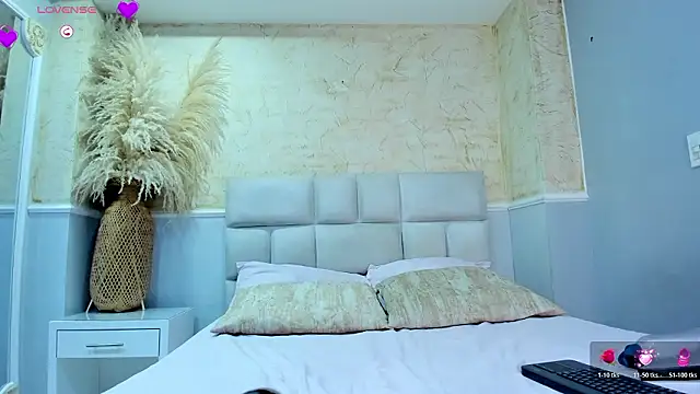 CristineCaru online show from February 5, 11:37 am