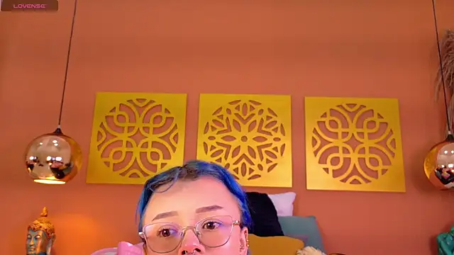 HIKARY MIYAMOTO online show from February 5, 1:27 pm