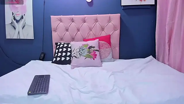 Snapshot of Sex_samantha chatting on September 21, 1:24 pm Sex samantha online show from September 21, 1:24 pm