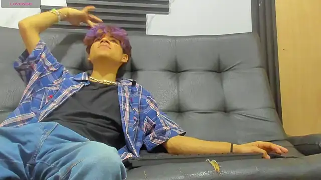 Snapshot of spicy_adonhis chatting on September 27, 12:43 pm spicy adonhis online show from September 27, 12:43 pm