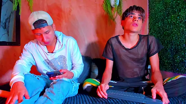 spicy adonhis online show from November 17, 12:33 pm