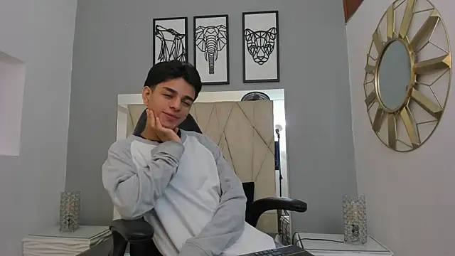 Snapshot of owen__johnson chatting on September 18, 11:23 am owen johnson online show from September 18, 11:23 am