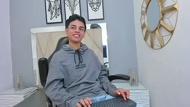 Snapshot of owen__johnson chatting on September 24, 11:57 am owen johnson online show from September 24, 11:57 am