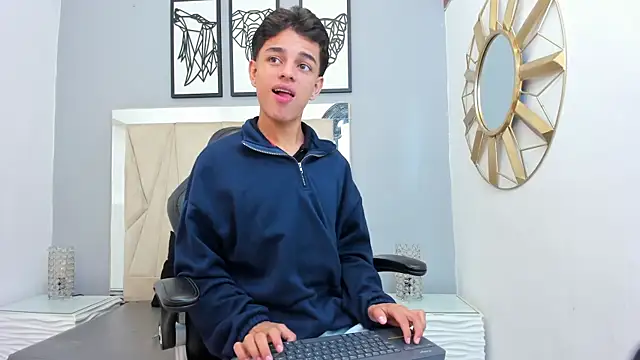 Snapshot of owen__johnson chatting on October 6, 11:51 am owen johnson online show from October 6, 11:51 am