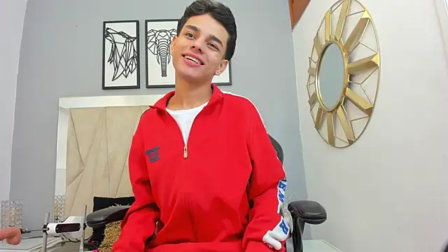 Snapshot of owen__johnson chatting on October 10, 11:42 am owen johnson online show from October 10, 11:42 am