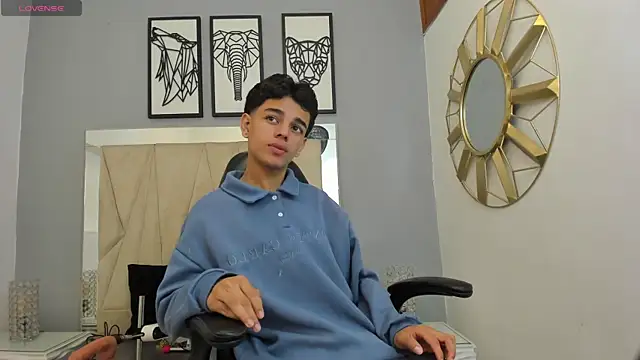 Snapshot of owen__johnson chatting on October 15, 11:32 am owen johnson online show from October 15, 11:32 am