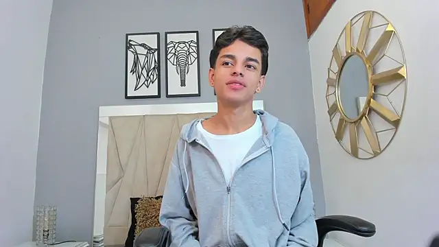 Snapshot of owen__johnson chatting on October 20, 11:32 am owen johnson online show from October 20, 11:32 am