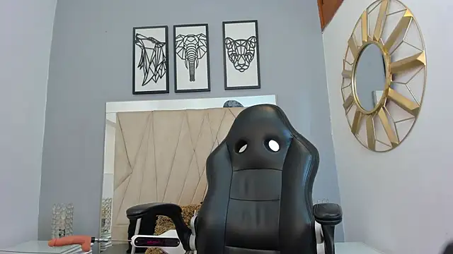 Snapshot of owen__johnson chatting on October 21, 12:28 pm owen johnson online show from October 21, 12:28 pm