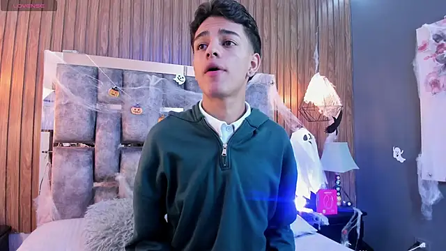 Snapshot of owen__johnson chatting on November 1, 11:56 am owen johnson online show from November 1, 11:56 am