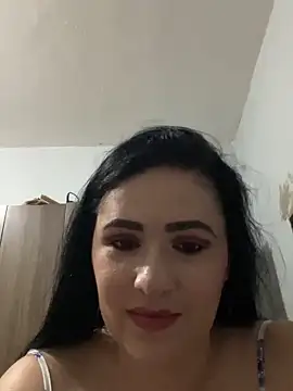 Snapshot of IvettSt_ chatting on June 7, 3:54 am IvettSt online show from June 7, 3:54 am