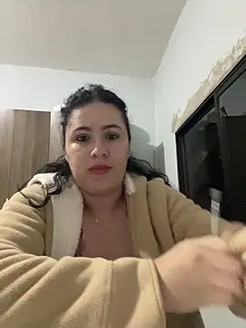 Snapshot of IvettSt_ chatting on June 11, 3:59 am IvettSt online show from June 11, 3:59 am