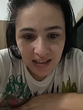 Snapshot of IvettSt_ chatting on June 15, 3:31 am IvettSt online show from June 15, 3:31 am