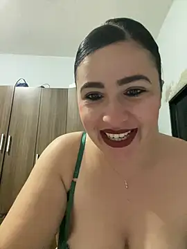 Snapshot of IvettSt_ chatting on July 18, 4:49 am IvettSt online show from July 18, 4:49 am