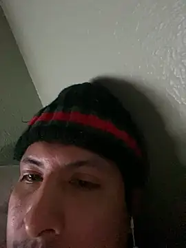 Snapshot of Youngthundercat214 chatting on February 14, 4:42 am Youngthundercat214 online show from February 14, 4:42 am