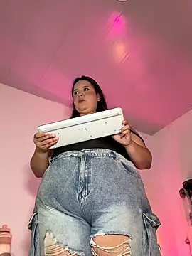 Snapshot of SamanthaDiamonds_ chatting on October 24, 12:30 am SamanthaDiamonds  online show from October 24, 12:30 am