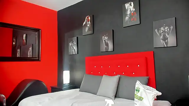 lilyth adam online show from October 8, 7:33 pm