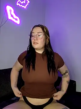 Snapshot of HarleyDemon666 chatting on December 5, 1:47 am HarleyDemon666 online show from December 5, 1:47 am