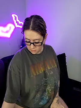 Snapshot of HarleyDemon666 chatting on February 10, 8:13 pm HarleyDemon666 online show from February 10, 8:13 pm