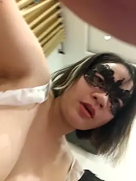 Snapshot of Jess-Thuy chatting on March 10, 3:55 am Jess-Thuy online show from March 10, 3:55 am