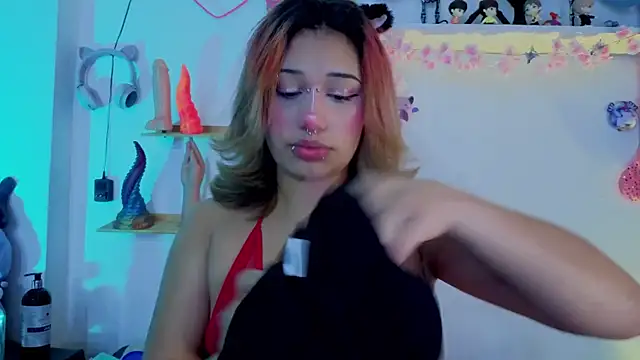 zoelight18 online show from December 15, 8:35 pm