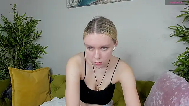 Casey Miller online show from October 4, 1:25 am