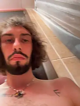 Snapshot of YoungPap97 chatting on November 16, 1:11 am YoungPap97 online show from November 16, 1:11 am