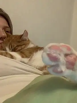 Snapshot of Leya_F chatting on September 25, 6:44 pm Leya F online show from September 25, 6:44 pm