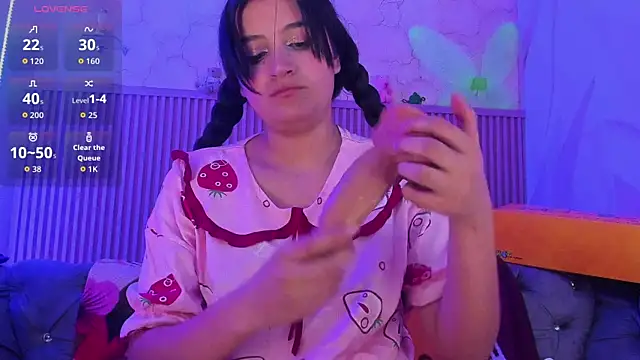 Snapshot of HollyHill_ chatting on October 22, 7:57 pm HollyHill online show from October 22, 7:57 pm