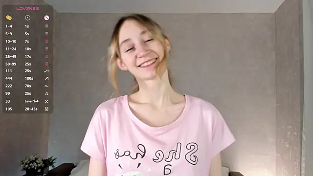 BeatrixHiett online show from October 25, 2:30 am